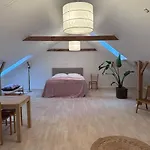 Lysbjerggård Bed&break *